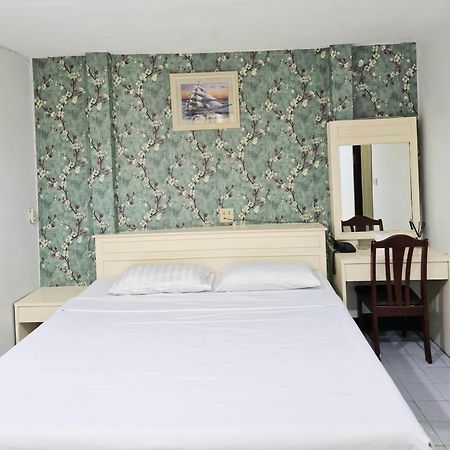 Woodlands Inn Bangkok Eksteriør billede
